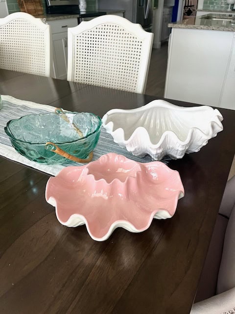 Bowls shaped like seashells
