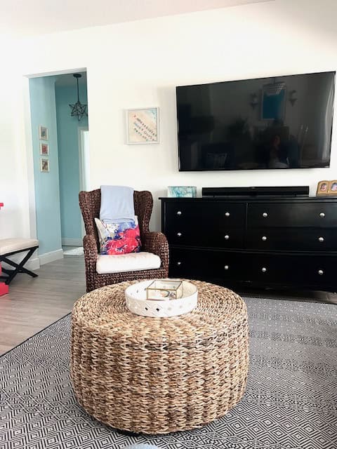 Living room with woven furniture