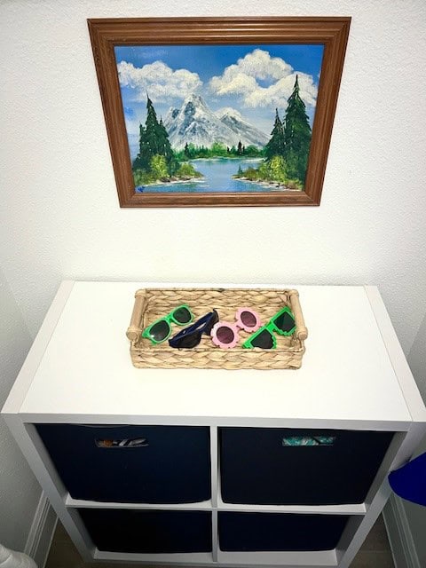 Cube storage with woven tray